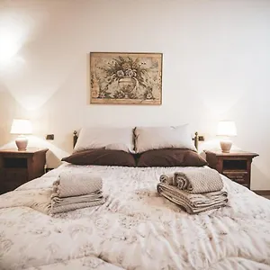 Appartamento Manu's - In Historical Building, Santa Maria (Verona)